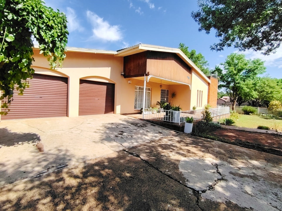 4 Bedroom Property for Sale in Fichardt Park Free State